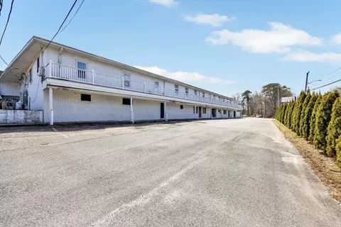 Exterior - 100 Great Neck Rd, Mashpee, MA 02649 photo 13 of 21