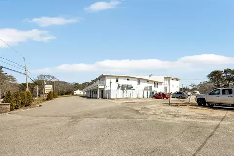 Exterior - 100 Great Neck Rd, Mashpee, MA 02649 photo 17 of 21