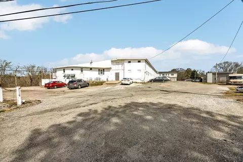 Exterior - 100 Great Neck Rd, Mashpee, MA 02649 photo 6 of 21