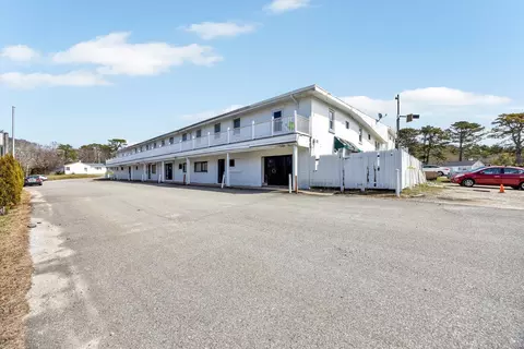 Exterior - 100 Great Neck Rd, Mashpee, MA 02649 photo 19 of 21