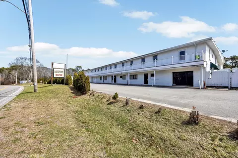 Exterior - 100 Great Neck Rd, Mashpee, MA 02649 photo 1 of 21