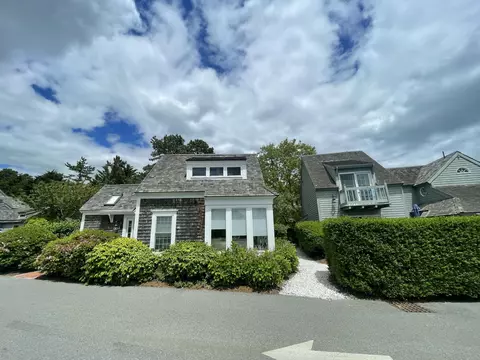 16 Hydrangea Ln, Mashpee, MA 02649 photo 1