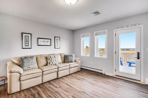 Living - 58 Williams Path, West Barnstable, MA 02668 photo 8 of 9