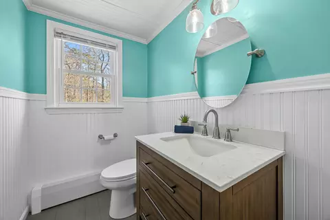 Bath - 170 Buckskin Path, Centerville, MA 02632 photo 1 of 3