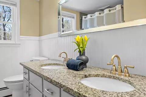 Bath - 170 Buckskin Path, Centerville, MA 02632 photo 3 of 3