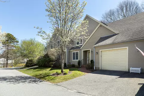 4 Bishops Park, Mashpee, MA 02649
