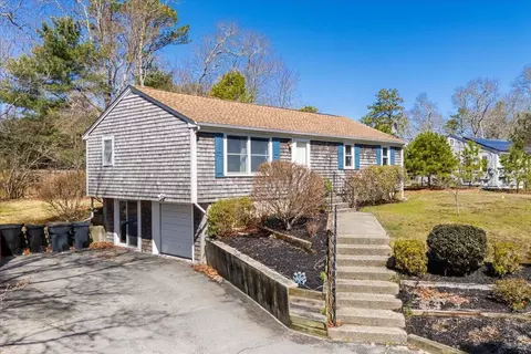 66 Barker Rd, Wareham, MA 02571 photo 4