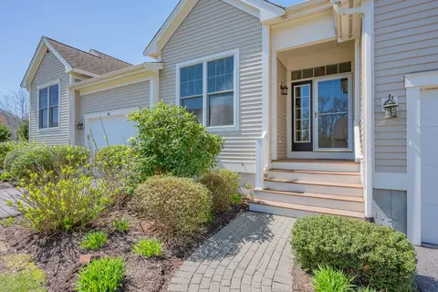 44 Twin Oaks Dr, Mashpee, MA 02649 photo 2