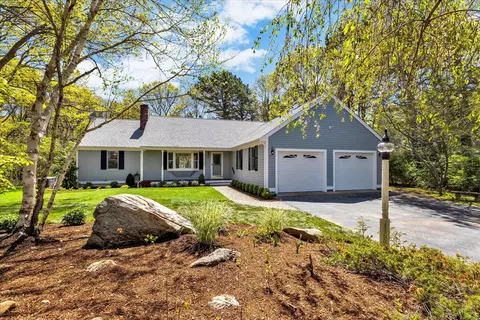 98 Old Campus Dr, West Falmouth, MA 02540