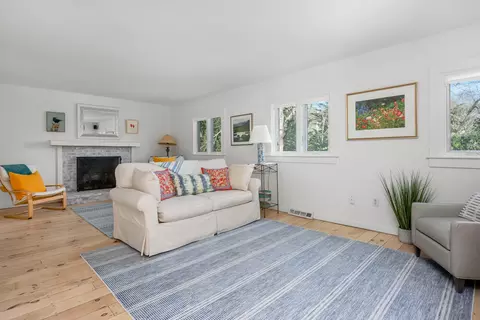 374 Putnam Ave, Cotuit, MA 02635 photo 6