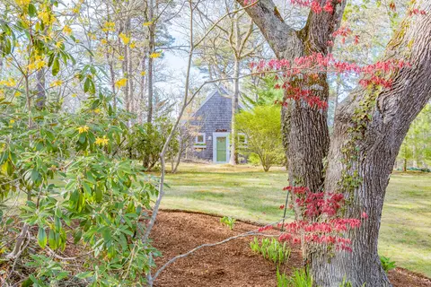 374 Putnam Ave, Cotuit, MA 02635 photo 2