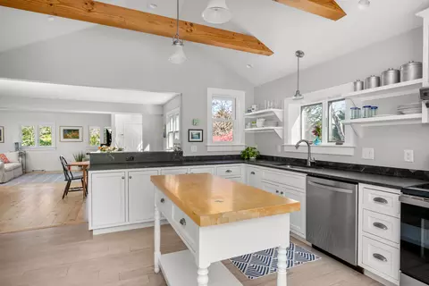 374 Putnam Ave, Cotuit, MA 02635 photo 12