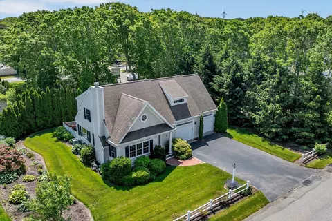 80 Schooner Ln, Hyannis, MA 02601 photo 2