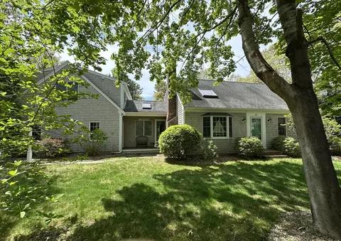 20 Redberry Ln, Eastham, MA 02642