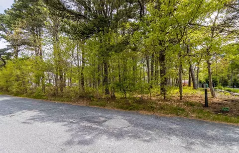 32 Captain Walsh Dr, Dennis, MA 02638