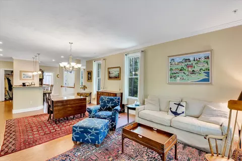 17 Chadwick Ct, Mashpee, MA 02649 photo 9
