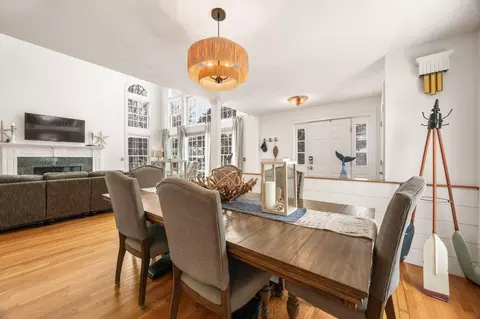 Dining - 21 Bayview Rd, Mashpee, MA 02649 photo 2 of 4