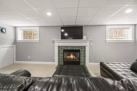 Living - 21 Bayview Rd, Mashpee, MA 02649 photo 7 of 7