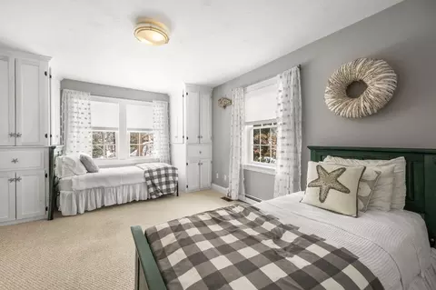 Bedroom - 21 Bayview Rd, Mashpee, MA 02649 photo 5 of 11