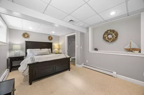 Bedroom - 21 Bayview Rd, Mashpee, MA 02649 photo 11 of 11