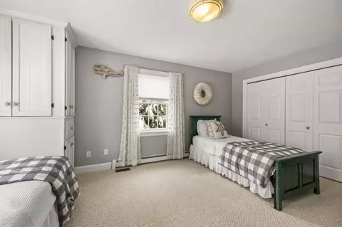 Bedroom - 21 Bayview Rd, Mashpee, MA 02649 photo 7 of 11