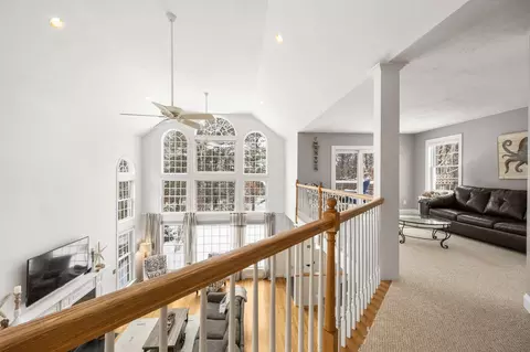 Entry Way - 21 Bayview Rd, Mashpee, MA 02649 photo 5 of 5