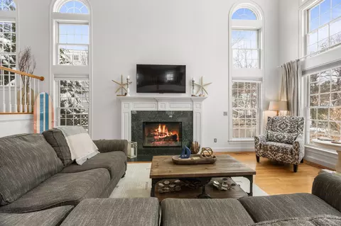Living - 21 Bayview Rd, Mashpee, MA 02649 photo 4 of 7