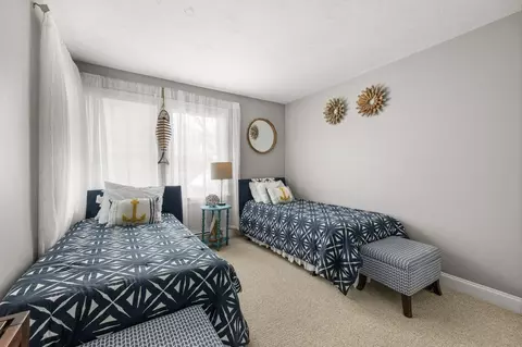 Bedroom - 21 Bayview Rd, Mashpee, MA 02649 photo 9 of 11
