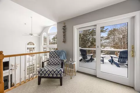 Entry Way - 21 Bayview Rd, Mashpee, MA 02649 photo 4 of 5