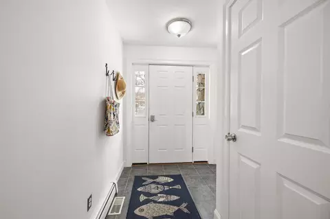 Entry Way - 21 Bayview Rd, Mashpee, MA 02649 photo 3 of 5