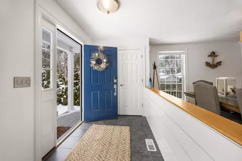 Entry Way - 21 Bayview Rd, Mashpee, MA 02649 photo 1 of 5