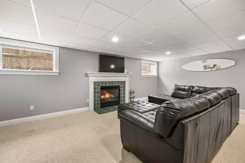 Living - 21 Bayview Rd, Mashpee, MA 02649 photo 6 of 7