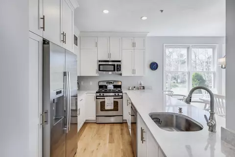 Kitchen - 21 Chadwick Ct, Mashpee, MA 02649 photo 2 of 2