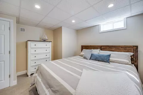 Bedroom - 21 Chadwick Ct, Mashpee, MA 02649 photo 6 of 7