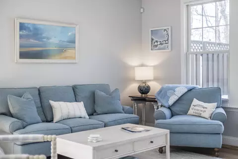 Living - 21 Chadwick Ct, Mashpee, MA 02649 photo 5 of 5