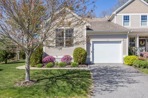 Exterior - 21 Chadwick Ct, Mashpee, MA 02649 photo 8 of 11