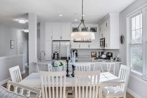 Dining - 21 Chadwick Ct, Mashpee, MA 02649 photo 3 of 4