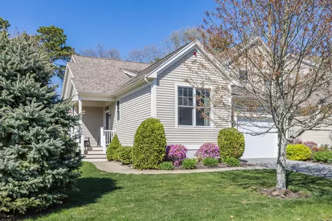 Exterior - 21 Chadwick Ct, Mashpee, MA 02649 photo 7 of 11