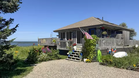 20 Beach Rd, Eastham, MA 02642