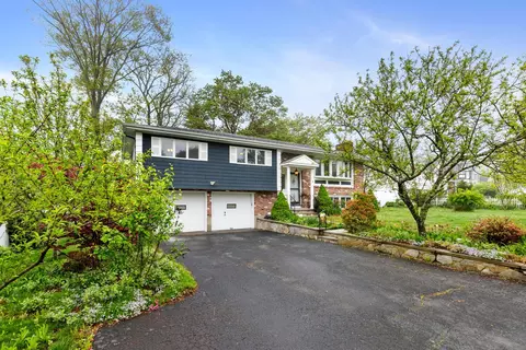 88 Hilltop St, Milton, MA 02186