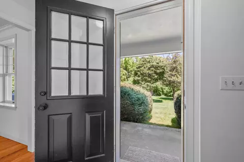 Entry Way - 91 Allyn Ln, Barnstable, MA 02630 photo 5 of 7