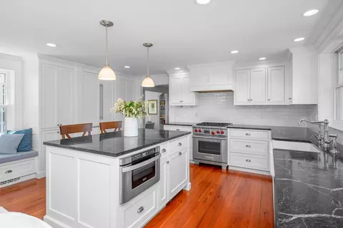 Kitchen - 91 Allyn Ln, Barnstable, MA 02630 photo 4 of 6