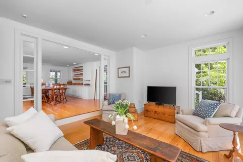 Living - 91 Allyn Ln, Barnstable, MA 02630 photo 4 of 5