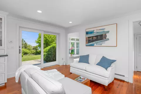 Living - 91 Allyn Ln, Barnstable, MA 02630 photo 5 of 5