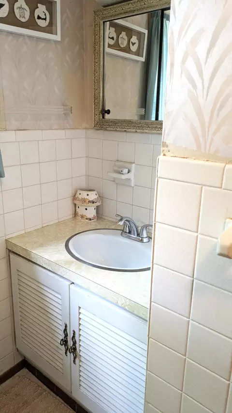 Bath - 13 Pilgrim Ln, Eastham, MA 02642 photo 1 of 6