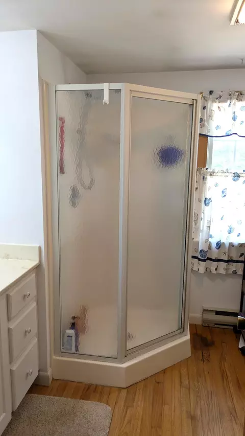 Bath - 13 Pilgrim Ln, Eastham, MA 02642 photo 5 of 6