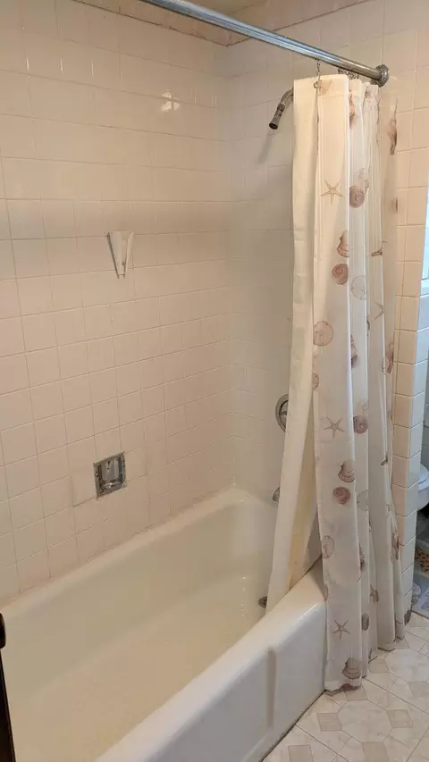 Bath - 13 Pilgrim Ln, Eastham, MA 02642 photo 3 of 6