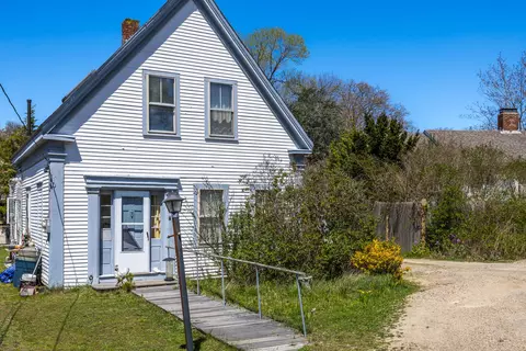 37 D Court St, Provincetown, MA 02657
