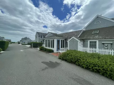17 Hydrangea Ln, Mashpee, MA 02649 photo 1
