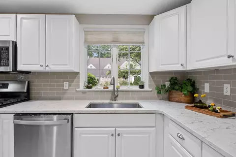2 Darby Pt, Mashpee, MA 02649 photo 10